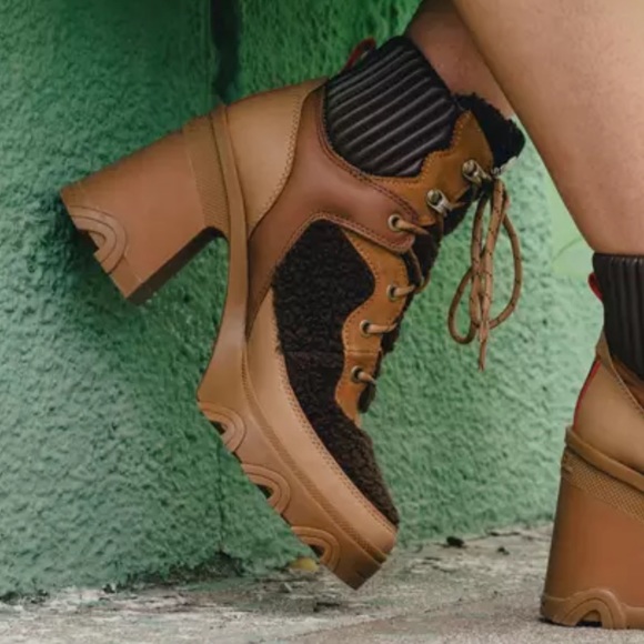 Sorel Woman’s Brex™ Heel Cozy Lace Up Ankle Booties - Picture 1 of 15